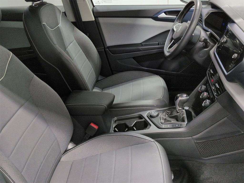 Thumbnail: 2023 Volkswagen Taos - 12