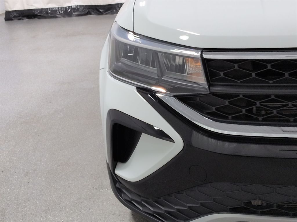 Thumbnail: 2023 Volkswagen Taos - 25