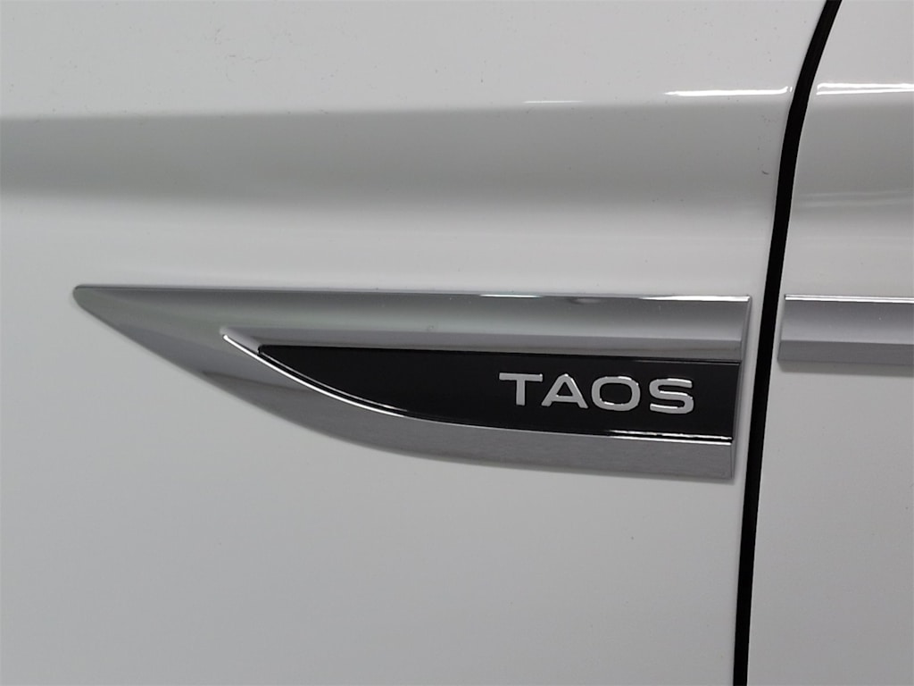 Thumbnail: 2023 Volkswagen Taos - 7