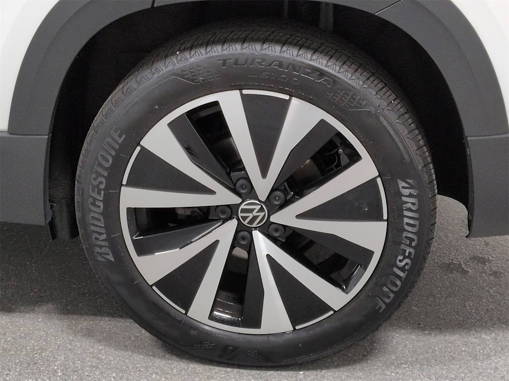 Thumbnail: 2023 Volkswagen Taos - 8