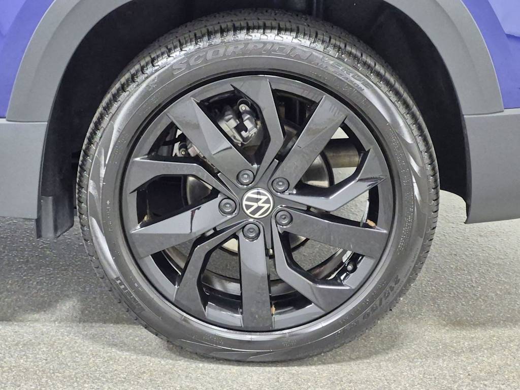 Thumbnail: 2023 Volkswagen Taos - 8