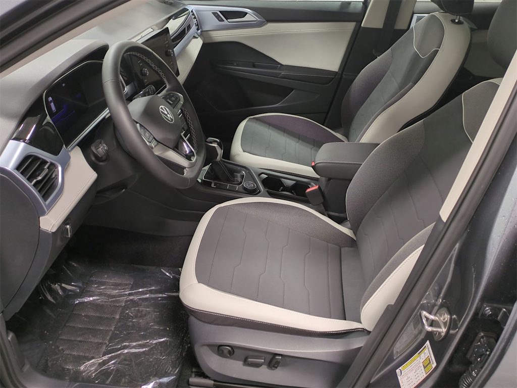 Thumbnail: 2025 Volkswagen Taos - 10