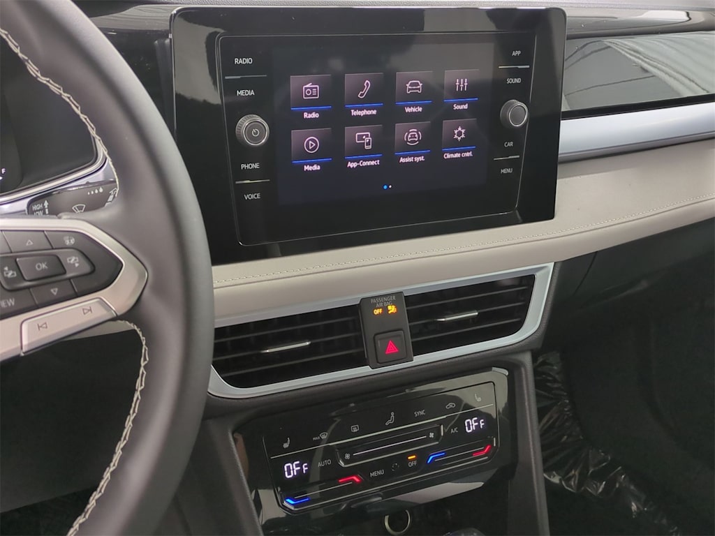 Thumbnail: 2025 Volkswagen Taos - 14