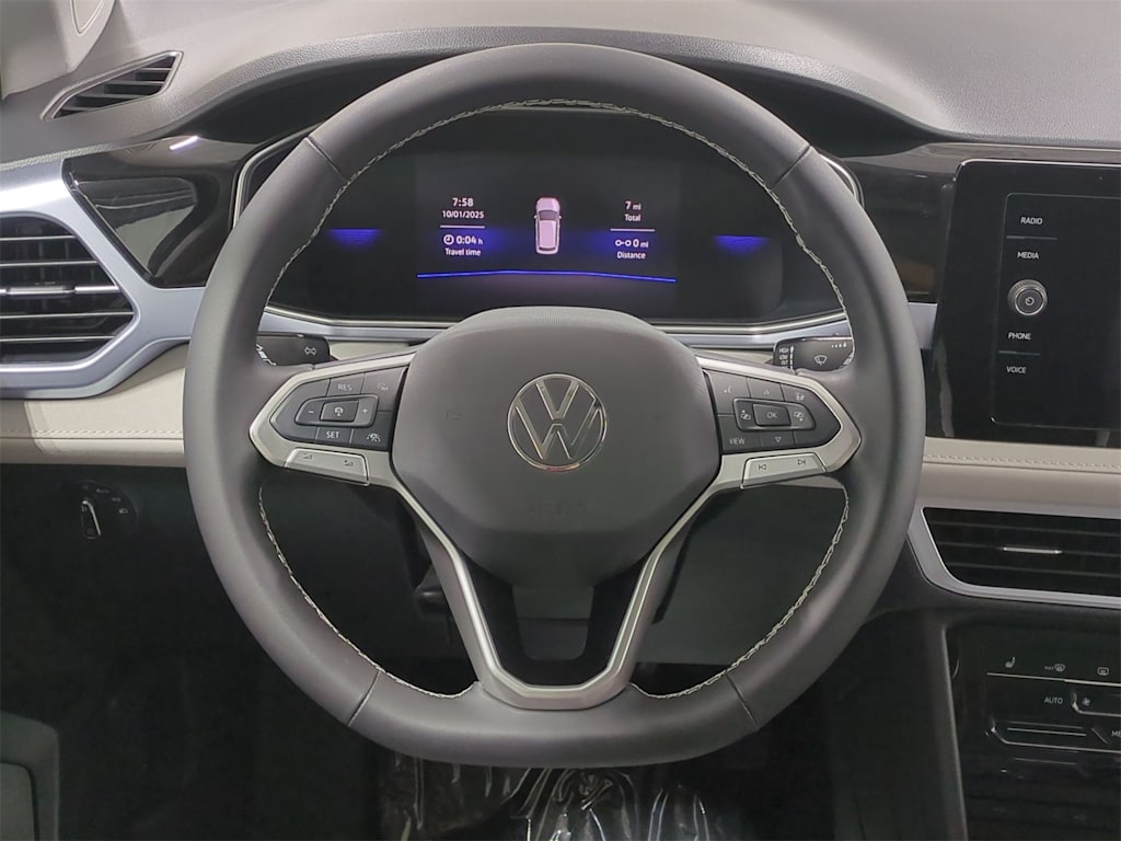 Thumbnail: 2025 Volkswagen Taos - 13