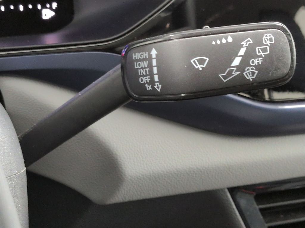 Thumbnail: 2022 Volkswagen Taos - 17