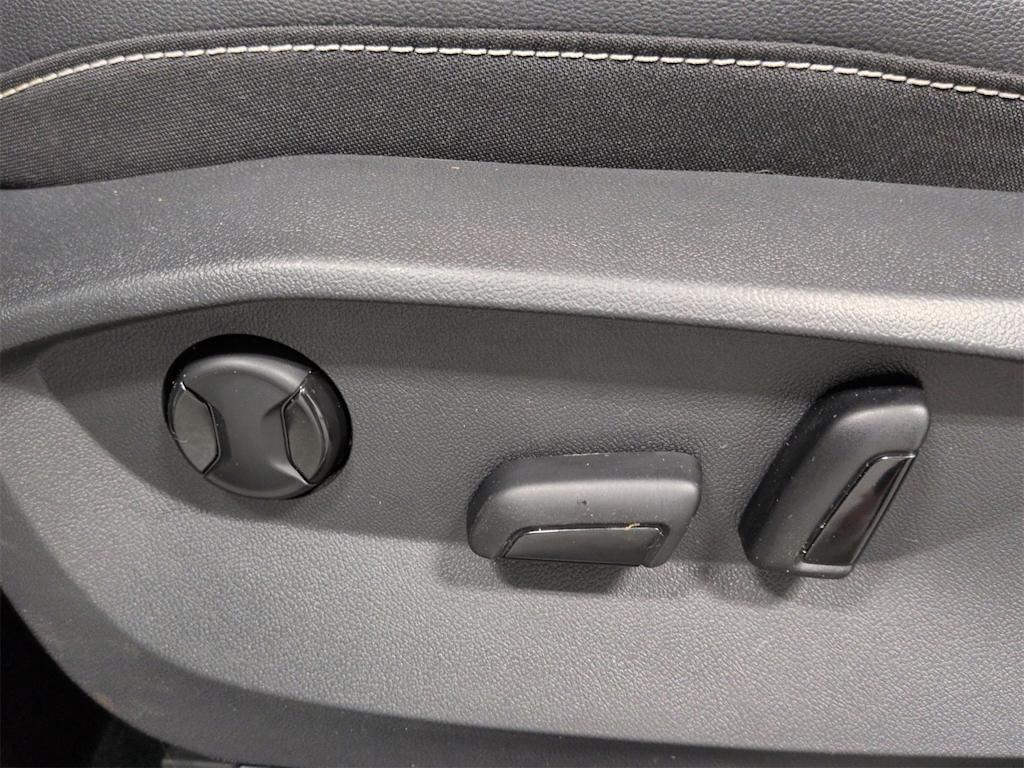 Thumbnail: 2022 Volkswagen Taos - 27