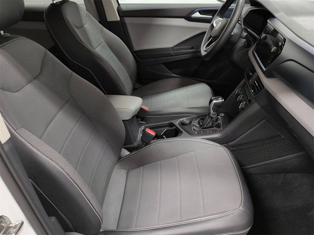 Thumbnail: 2022 Volkswagen Taos - 12