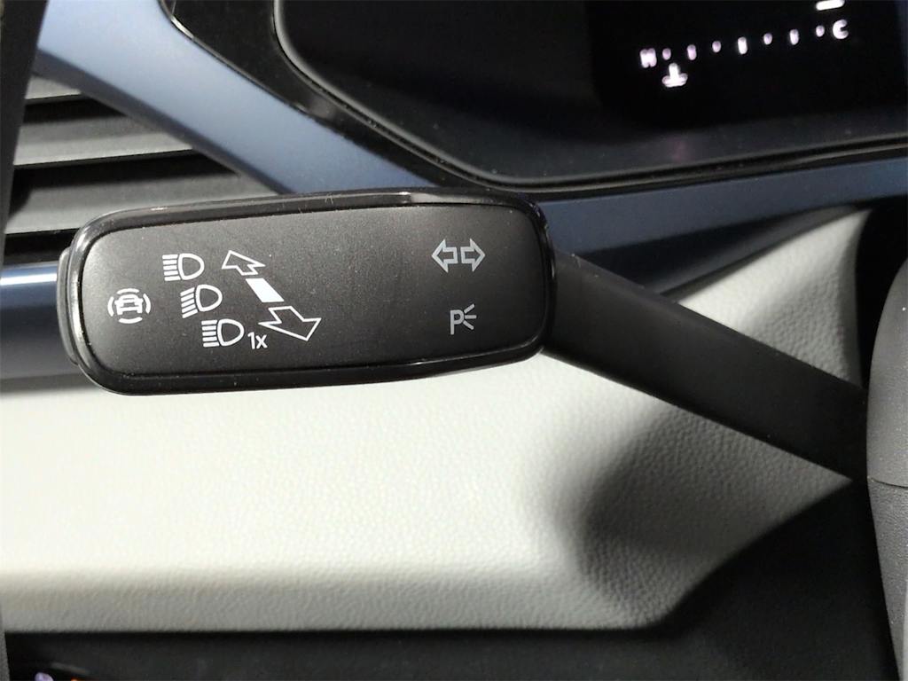 Thumbnail: 2022 Volkswagen Taos - 32