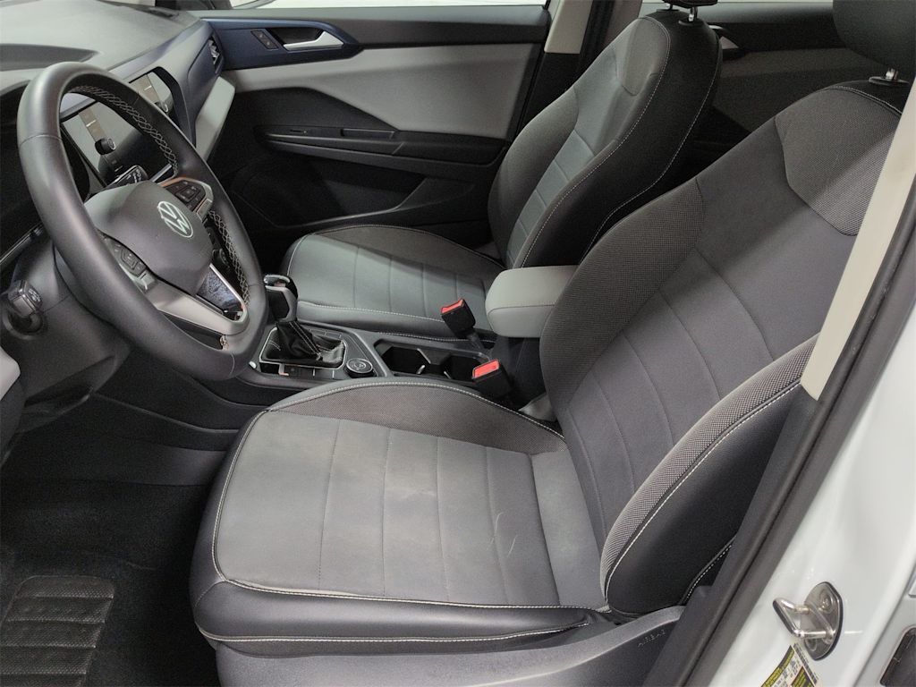 Thumbnail: 2022 Volkswagen Taos - 11