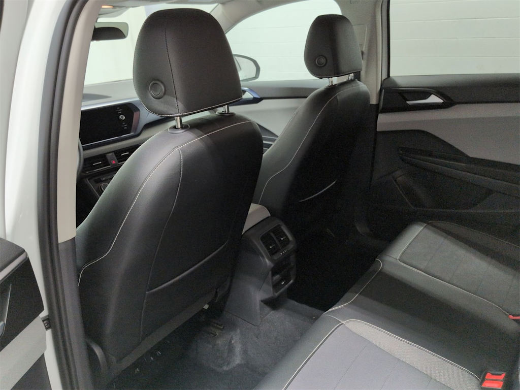 Thumbnail: 2022 Volkswagen Taos - 13