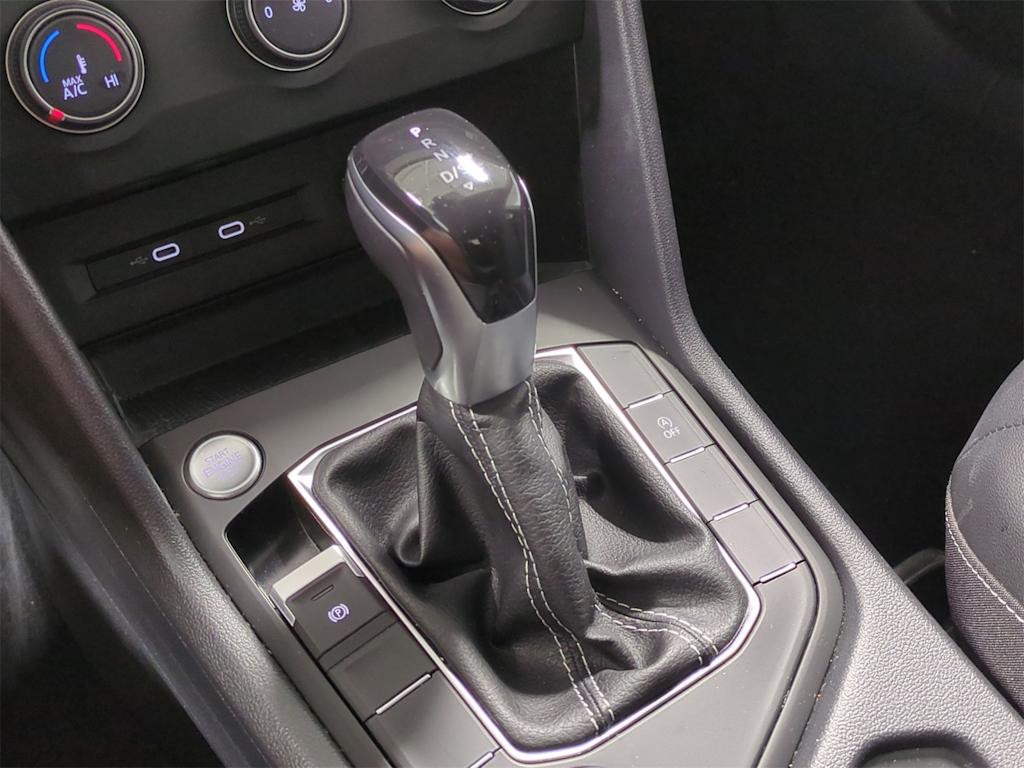 Thumbnail: 2022 Volkswagen Taos - 16
