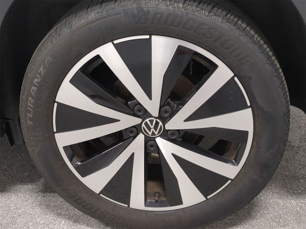 Thumbnail: 2022 Volkswagen Taos - 8