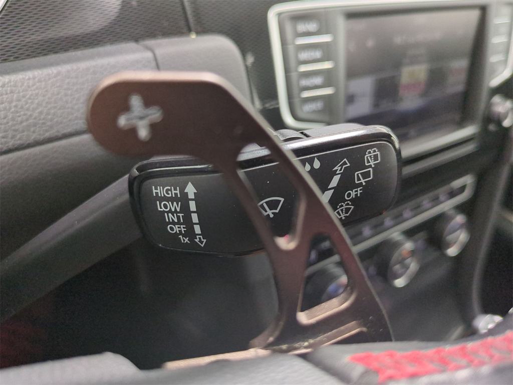Thumbnail: 2016 Volkswagen Golf - 34