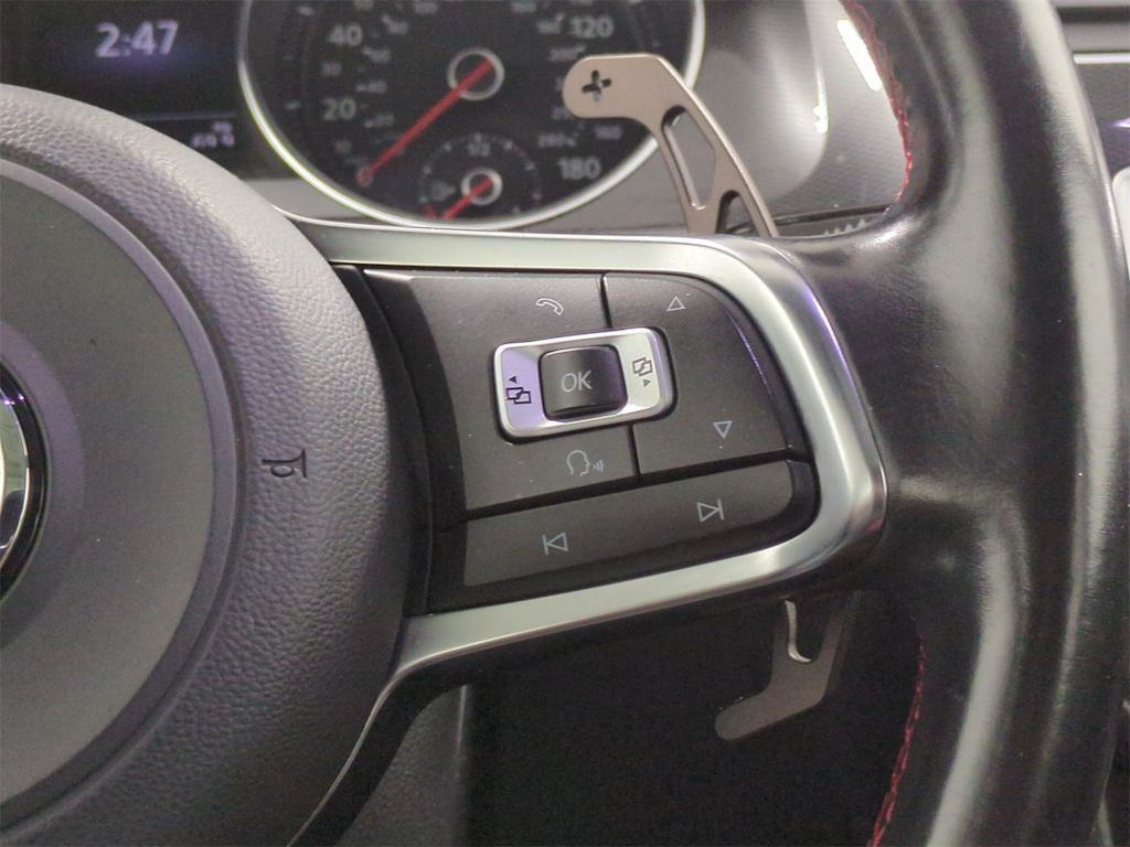 Thumbnail: 2016 Volkswagen Golf - 33