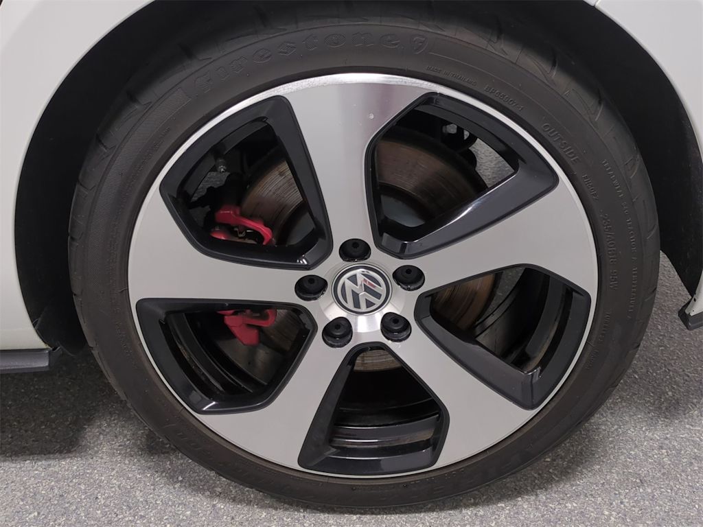 Thumbnail: 2016 Volkswagen Golf - 8