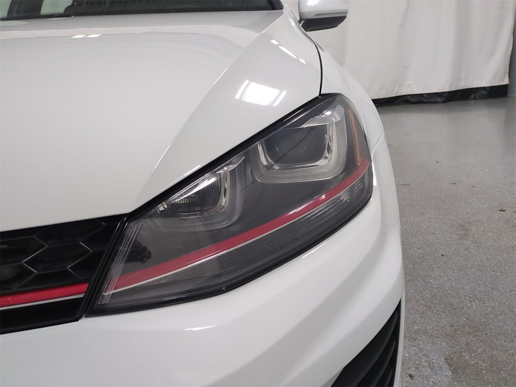 Thumbnail: 2016 Volkswagen Golf - 26