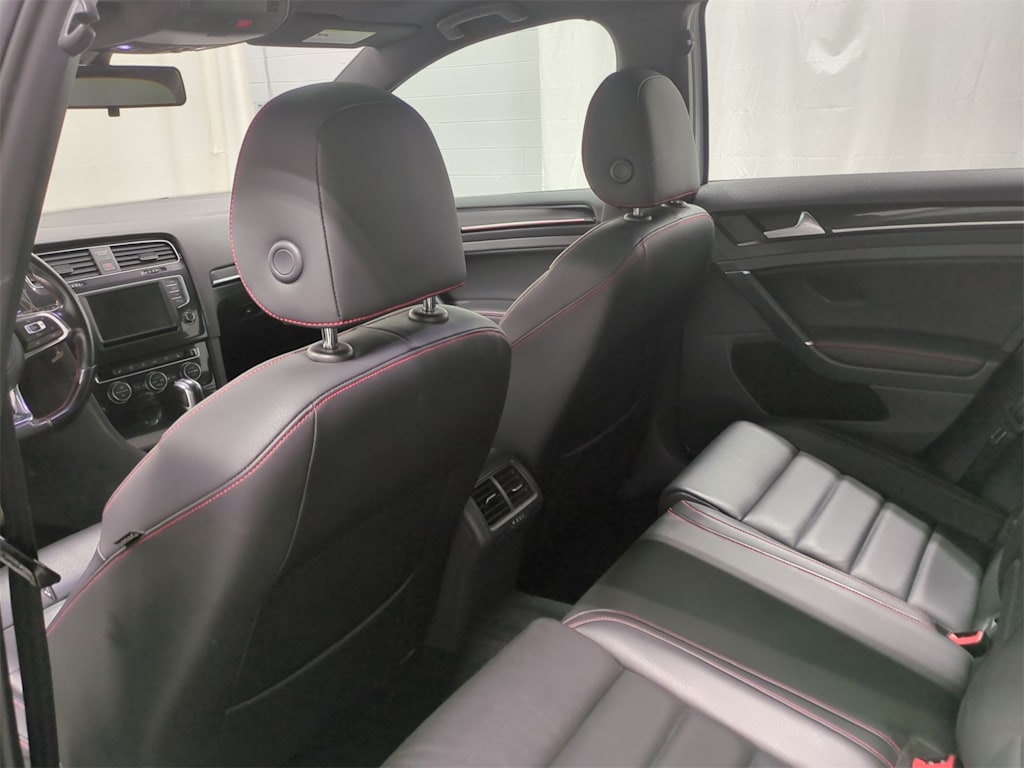 Thumbnail: 2016 Volkswagen Golf - 13