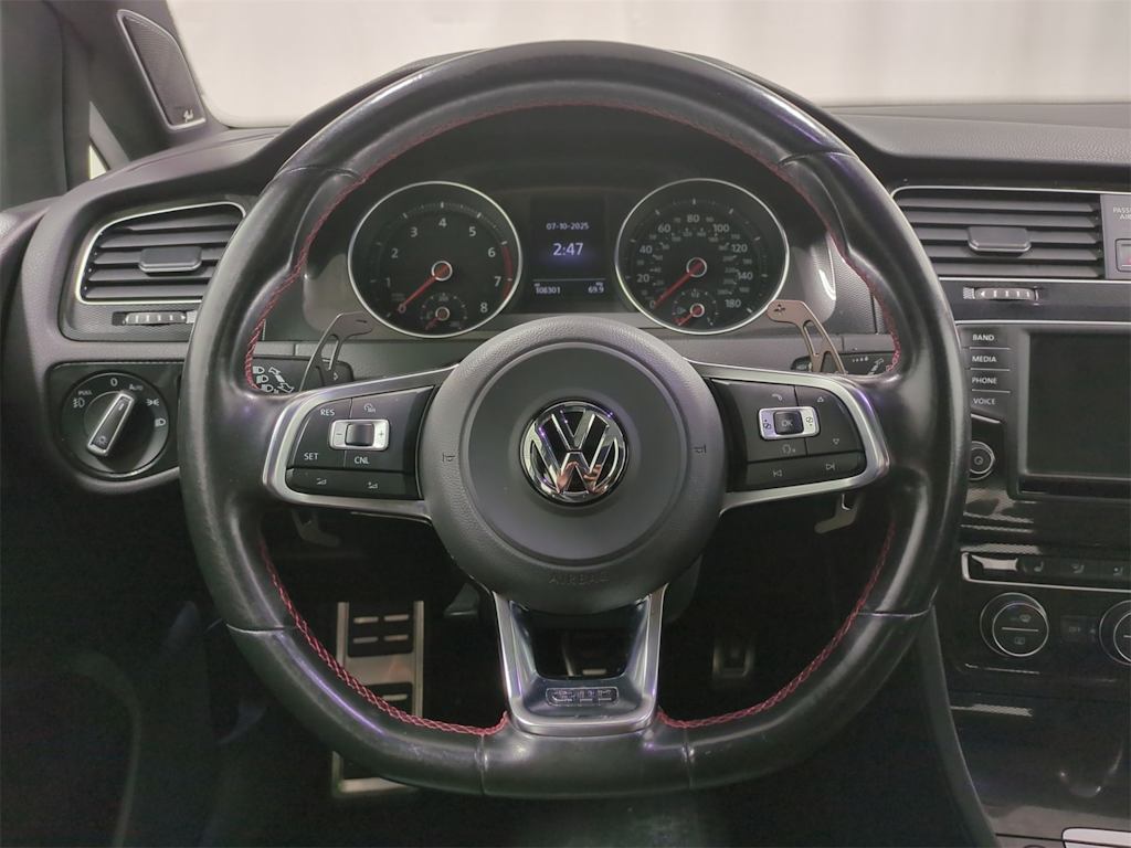 Thumbnail: 2016 Volkswagen Golf - 15