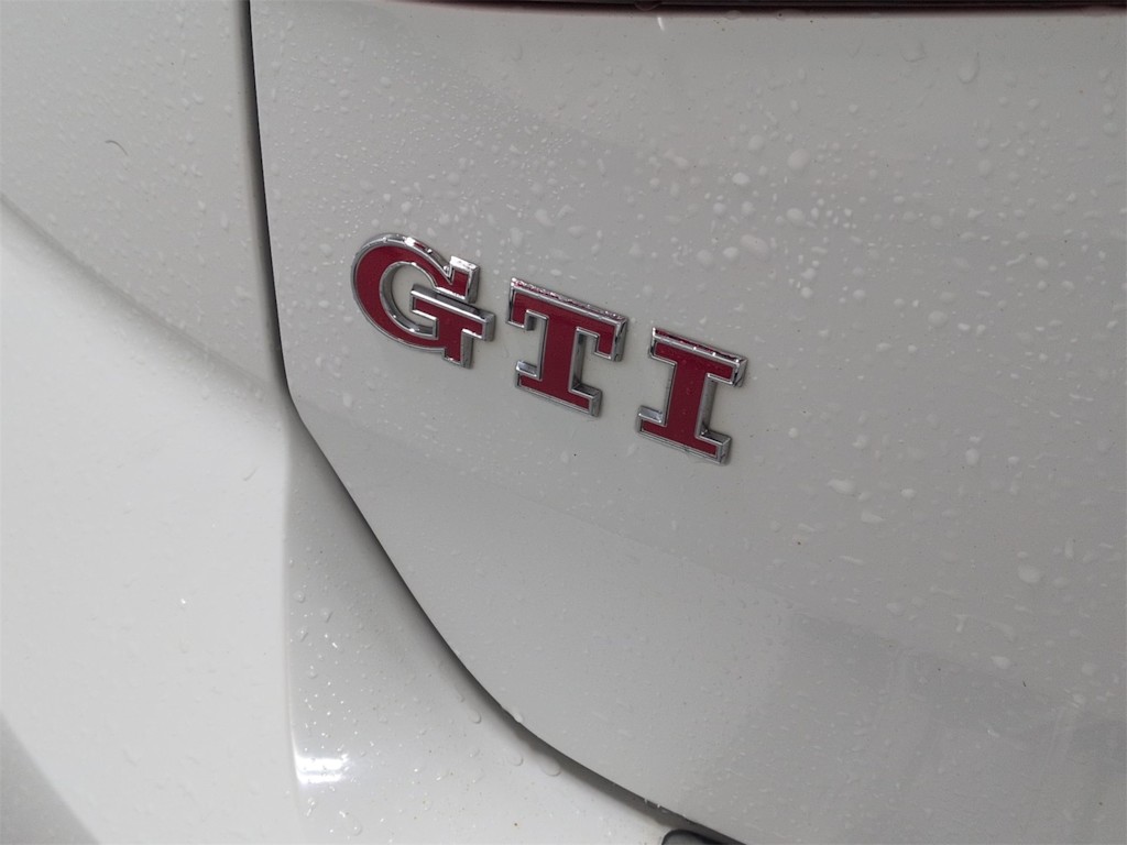 Thumbnail: 2020 Volkswagen Golf - 25