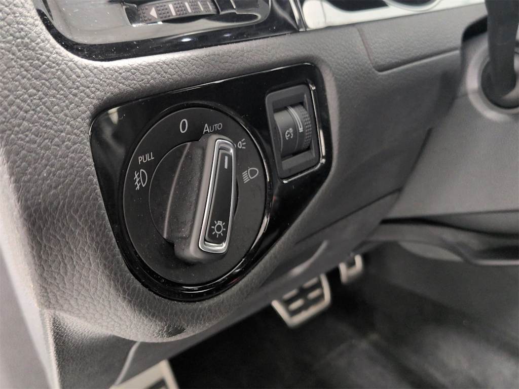 Thumbnail: 2020 Volkswagen Golf - 26