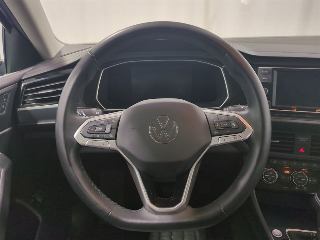 Thumbnail: 2022 Volkswagen Jetta - 14