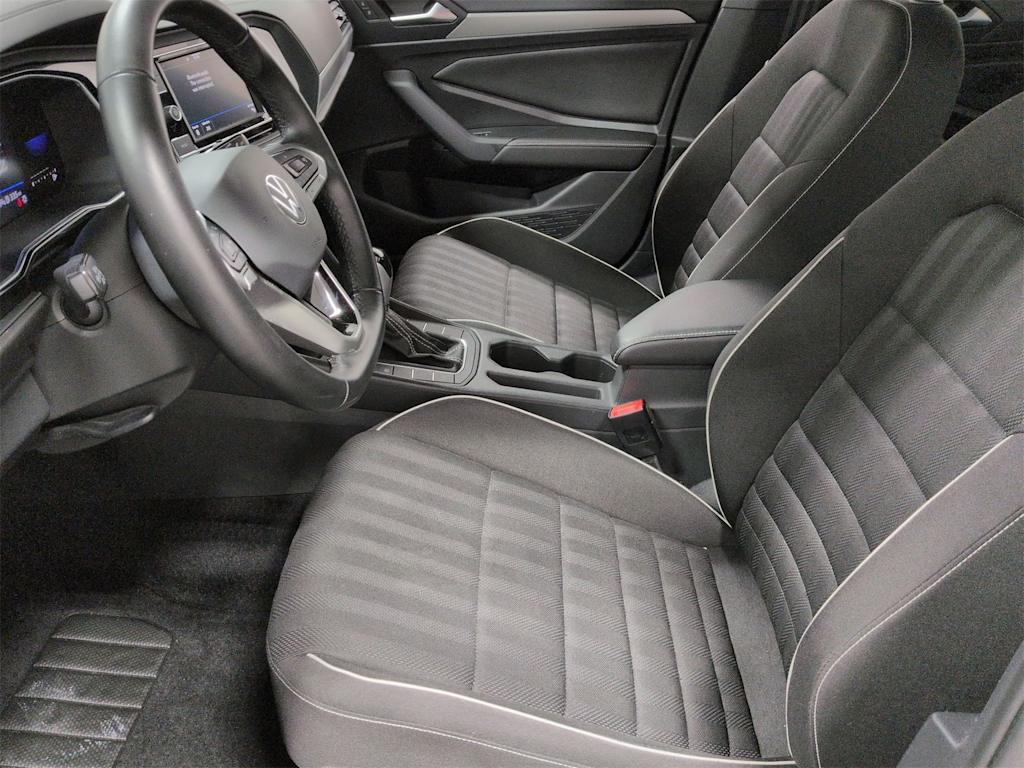 Thumbnail: 2022 Volkswagen Jetta - 11