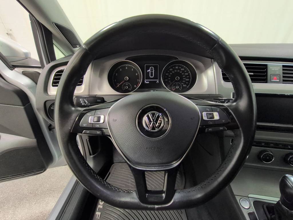 Thumbnail: 2015 Volkswagen Golf - 14