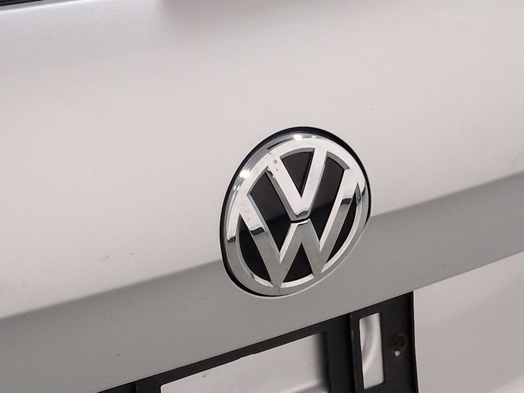 Thumbnail: 2015 Volkswagen Golf - 7