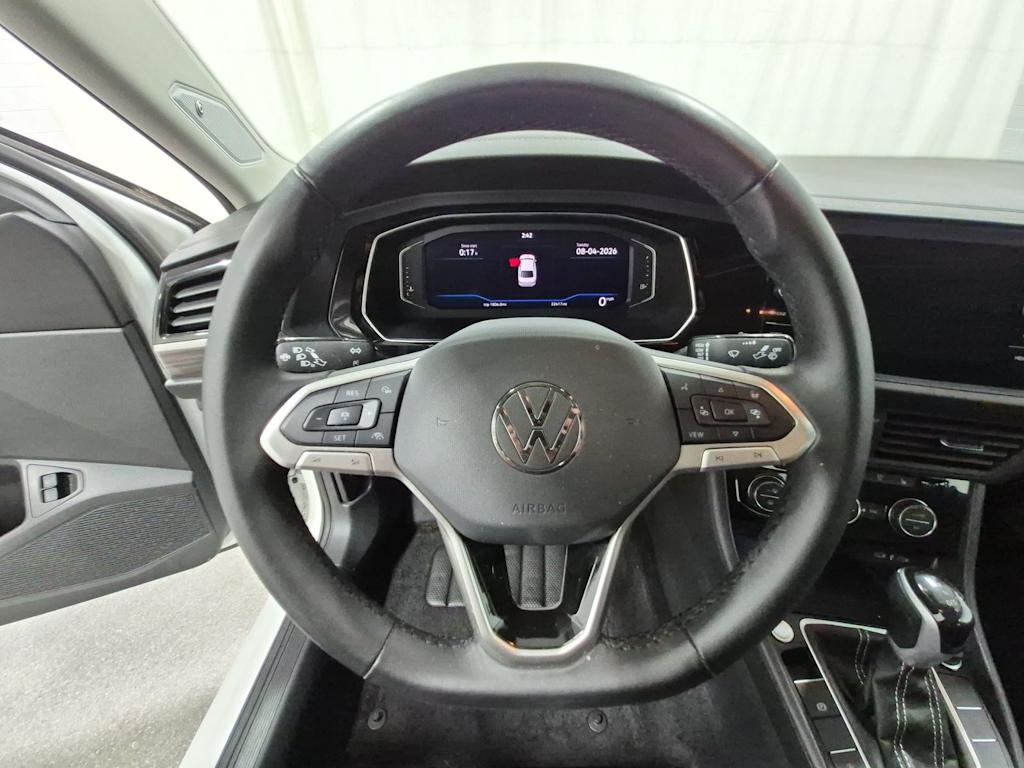 Thumbnail: 2024 Volkswagen Jetta - 14