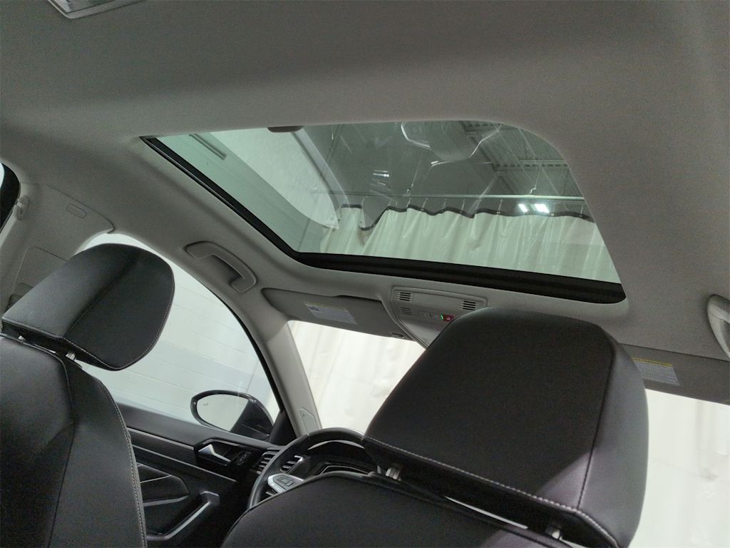 Thumbnail: 2023 Volkswagen Jetta - 31