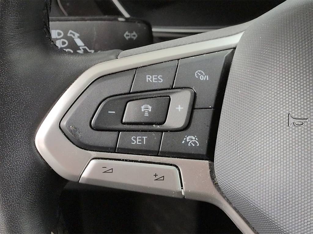 Thumbnail: 2023 Volkswagen Jetta - 32