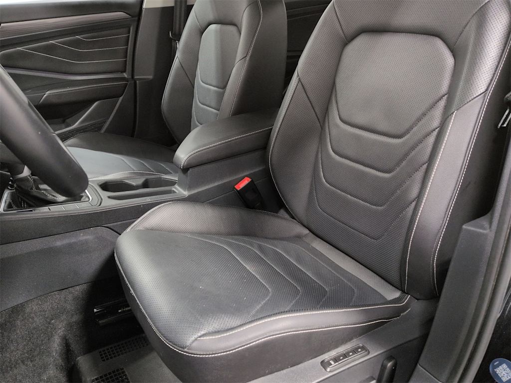 Thumbnail: 2023 Volkswagen Jetta - 10