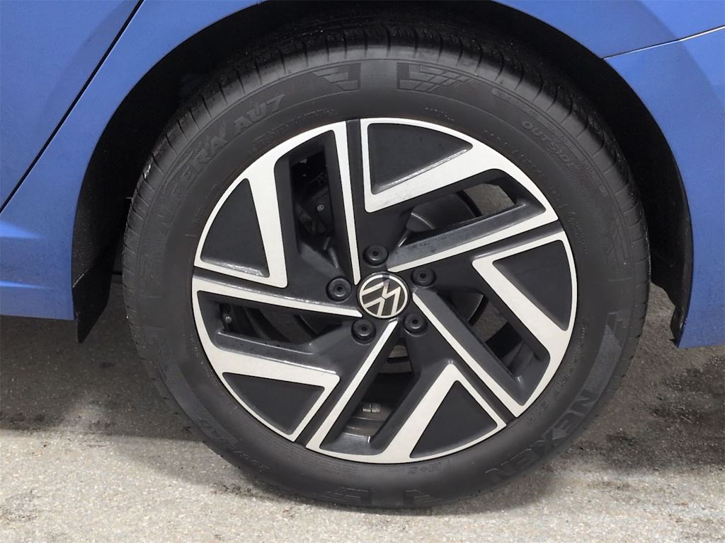 Thumbnail: 2024 Volkswagen Jetta - 8