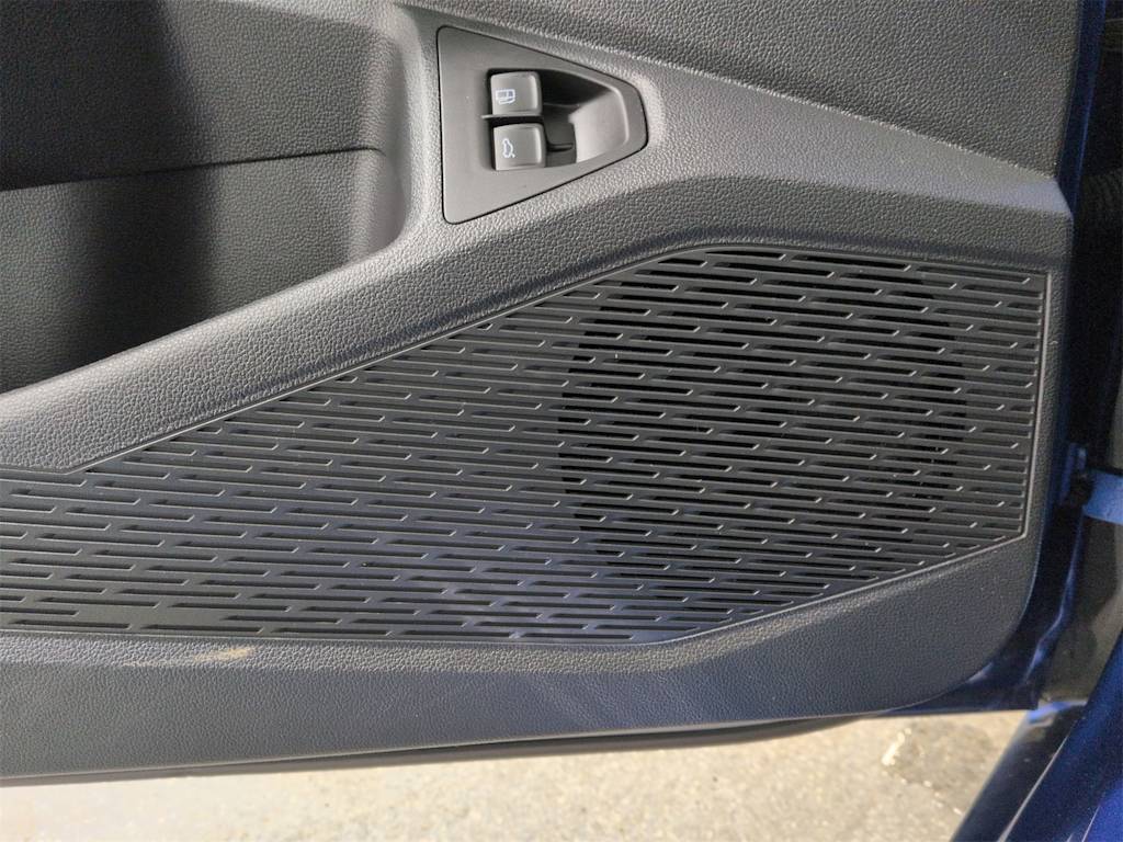 Thumbnail: 2024 Volkswagen Jetta - 38