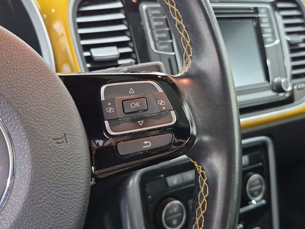 Thumbnail: 2017 Volkswagen Beetle - 32
