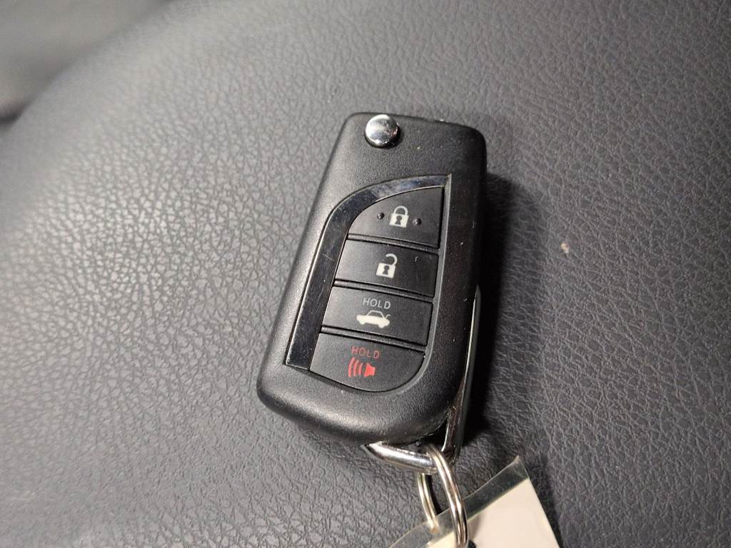 Thumbnail: 2019 Toyota Camry - 19