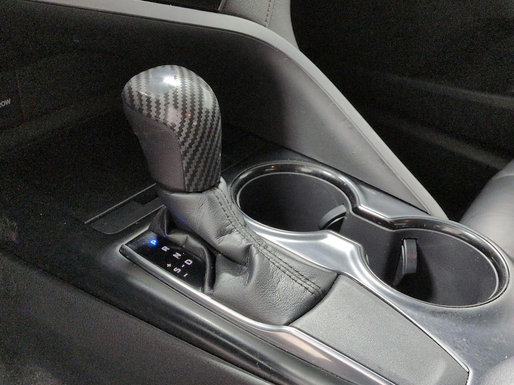 Thumbnail: 2019 Toyota Camry - 16