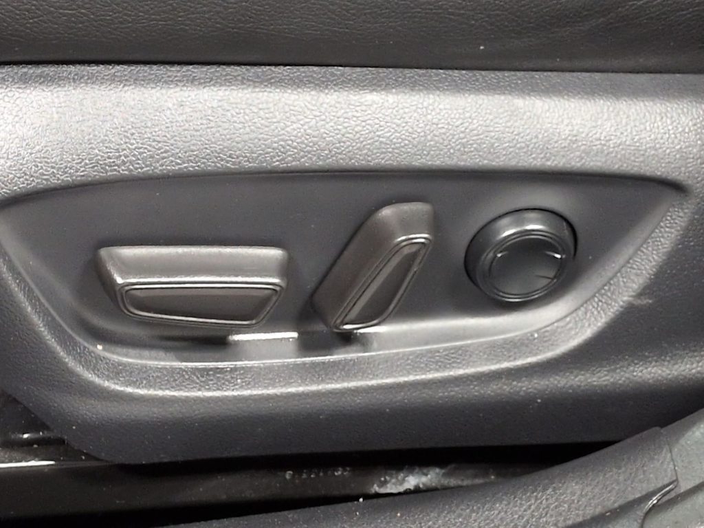 Thumbnail: 2019 Toyota Camry - 27