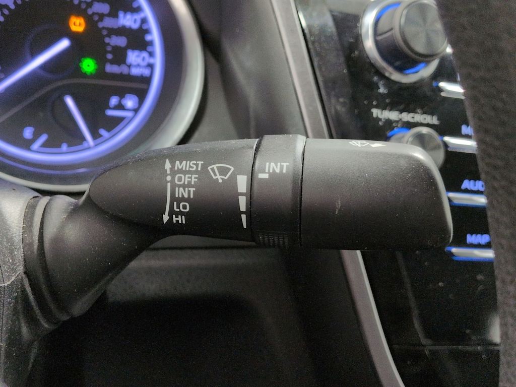 Thumbnail: 2019 Toyota Camry - 32