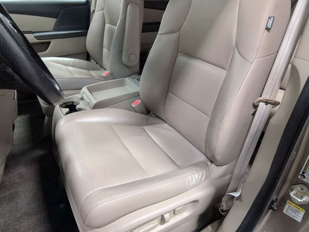 Thumbnail: 2013 Honda Odyssey - 10