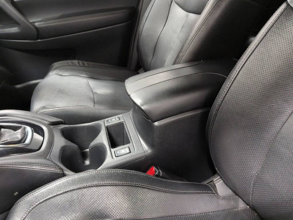 Thumbnail: 2019 Nissan Rogue - 32