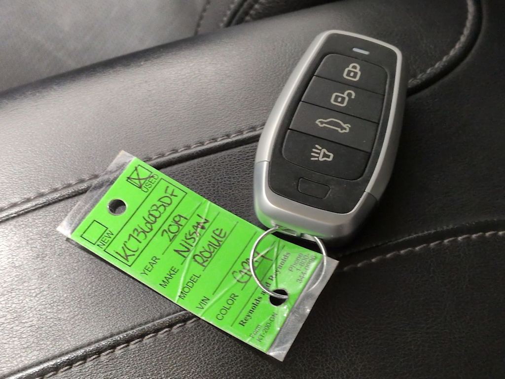 Thumbnail: 2019 Nissan Rogue - 18