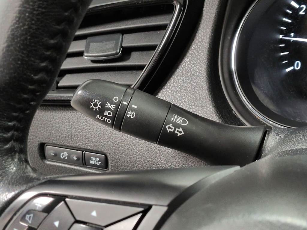 Thumbnail: 2019 Nissan Rogue - 16