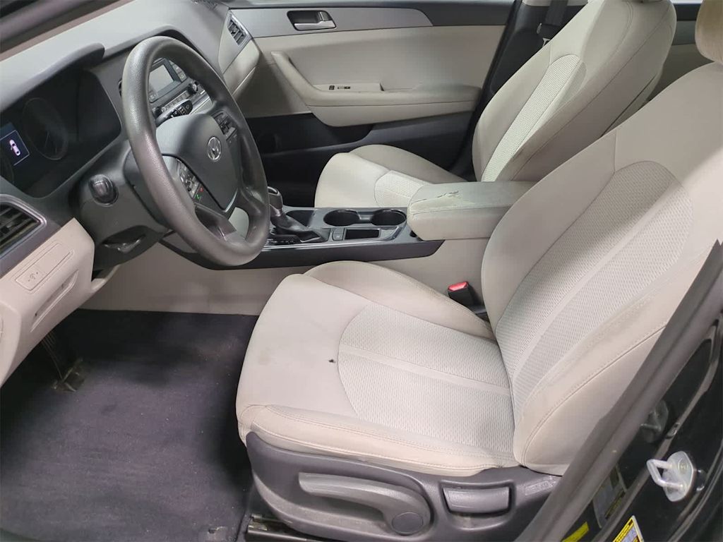 Thumbnail: 2015 Hyundai Sonata - 10