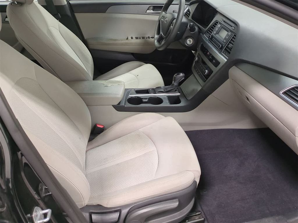 Thumbnail: 2015 Hyundai Sonata - 27