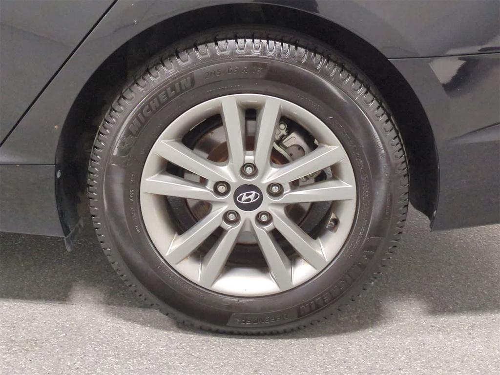 Thumbnail: 2015 Hyundai Sonata - 8