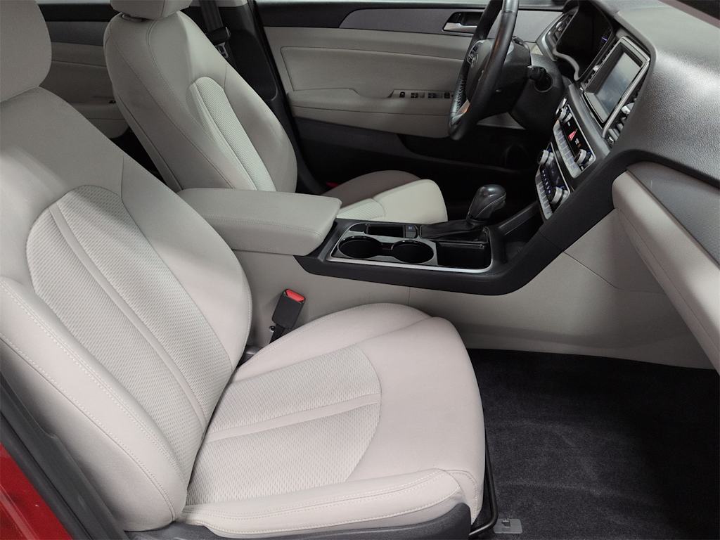 Thumbnail: 2019 Hyundai Sonata - 12