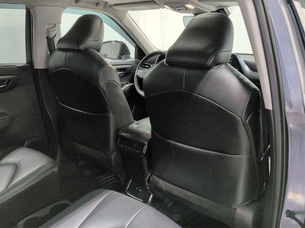 Thumbnail: 2020 Toyota Highlander - 13