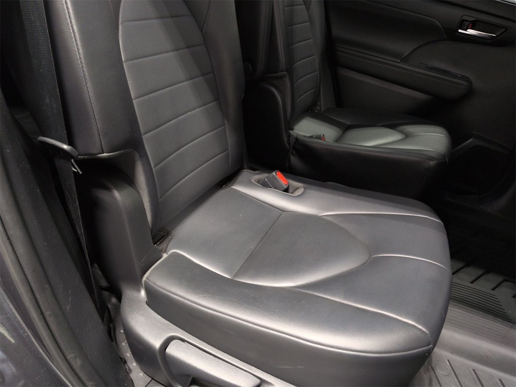 Thumbnail: 2020 Toyota Highlander - 12