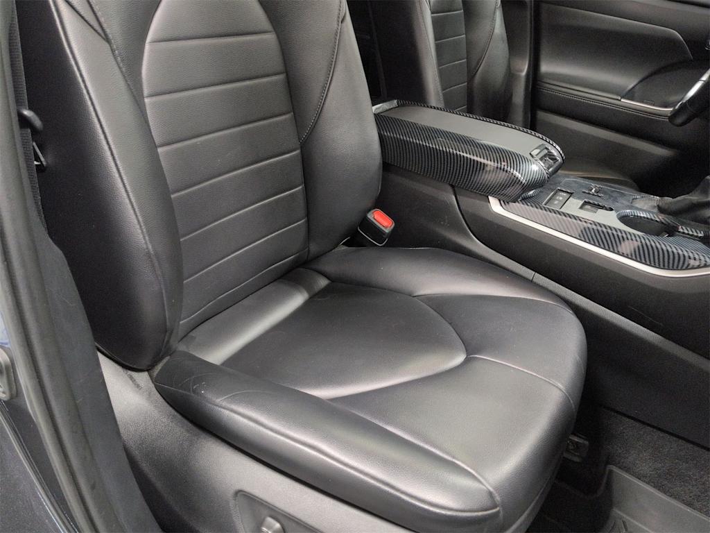 Thumbnail: 2020 Toyota Highlander - 30